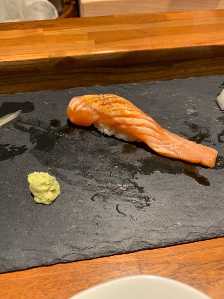 炙燒鮭魚肚