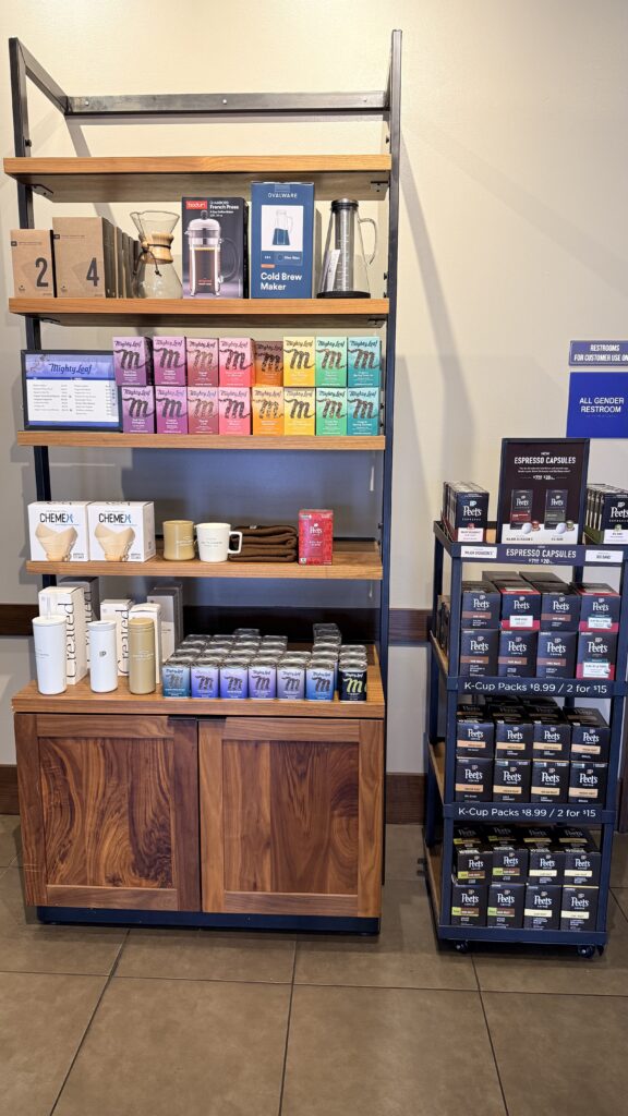 Peet's Coffee Irvine 周邊商品區 Chemex Cold Brew Maker