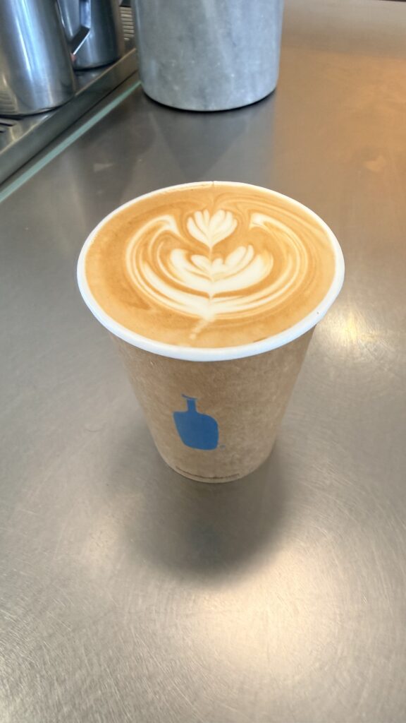Blue Bottle Coffee Newport Beach 拿鐵 latte art